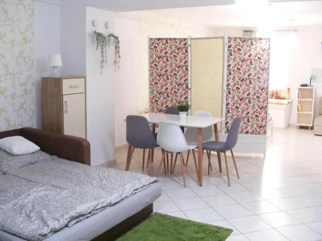 אגר Fortuna Apartman Studio הונגריה