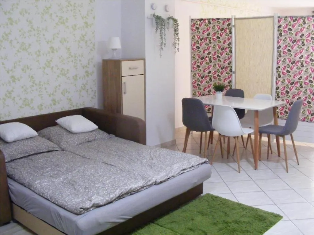 אגר Fortuna Apartman Studio דירה