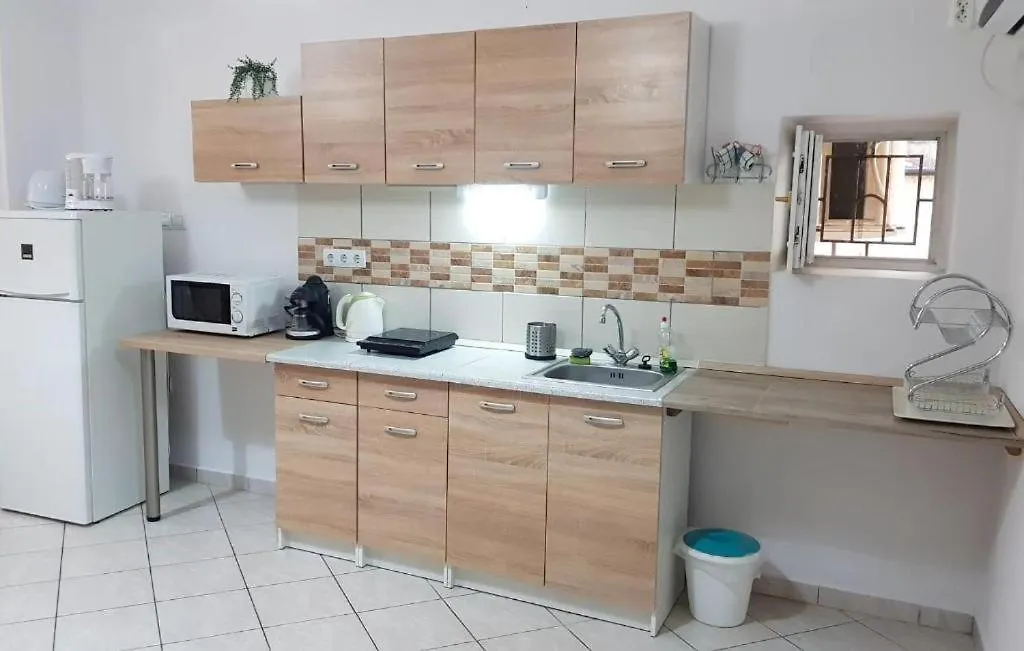 אגר Fortuna Apartman Studio